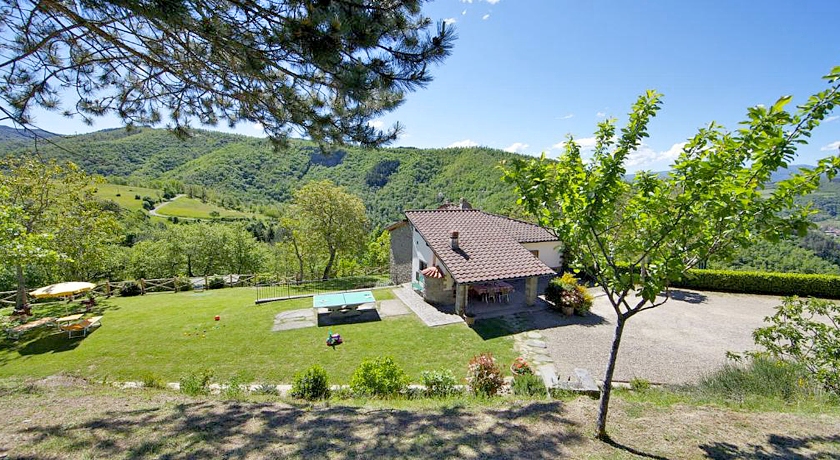 LA SCATOLAIA, villa immersa nel verde delle colline toscane