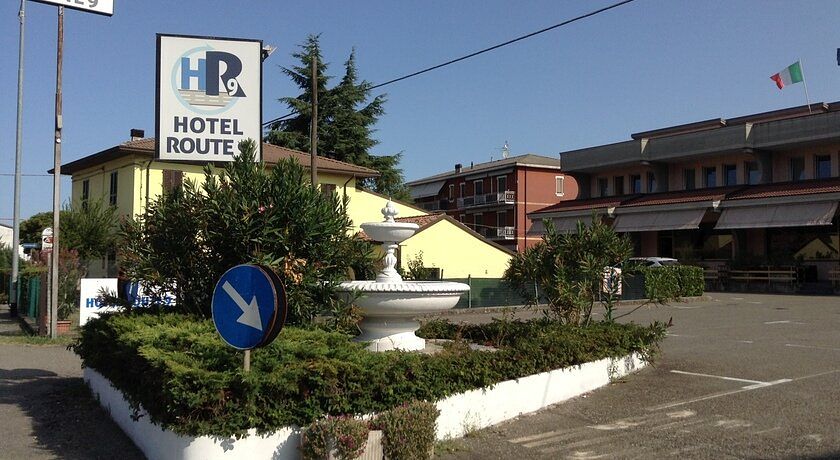 Hotel Route 9