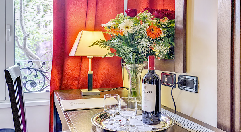 Hotel Versailles