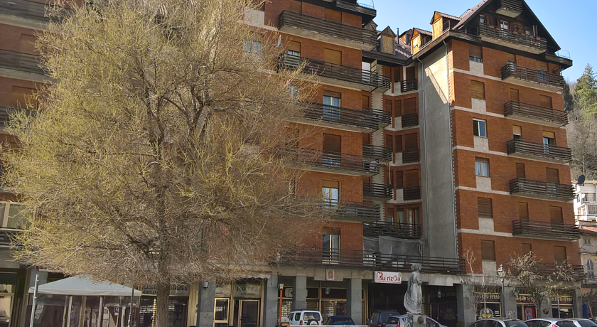 HOTEL RISTORANTE DELL'OLMO