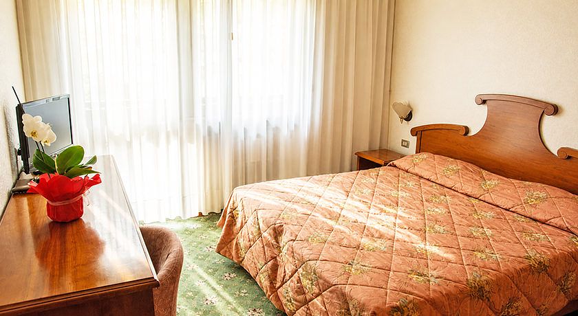HOTEL MOENA
