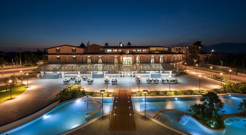 L'Araba Fenice Hotel & Resort